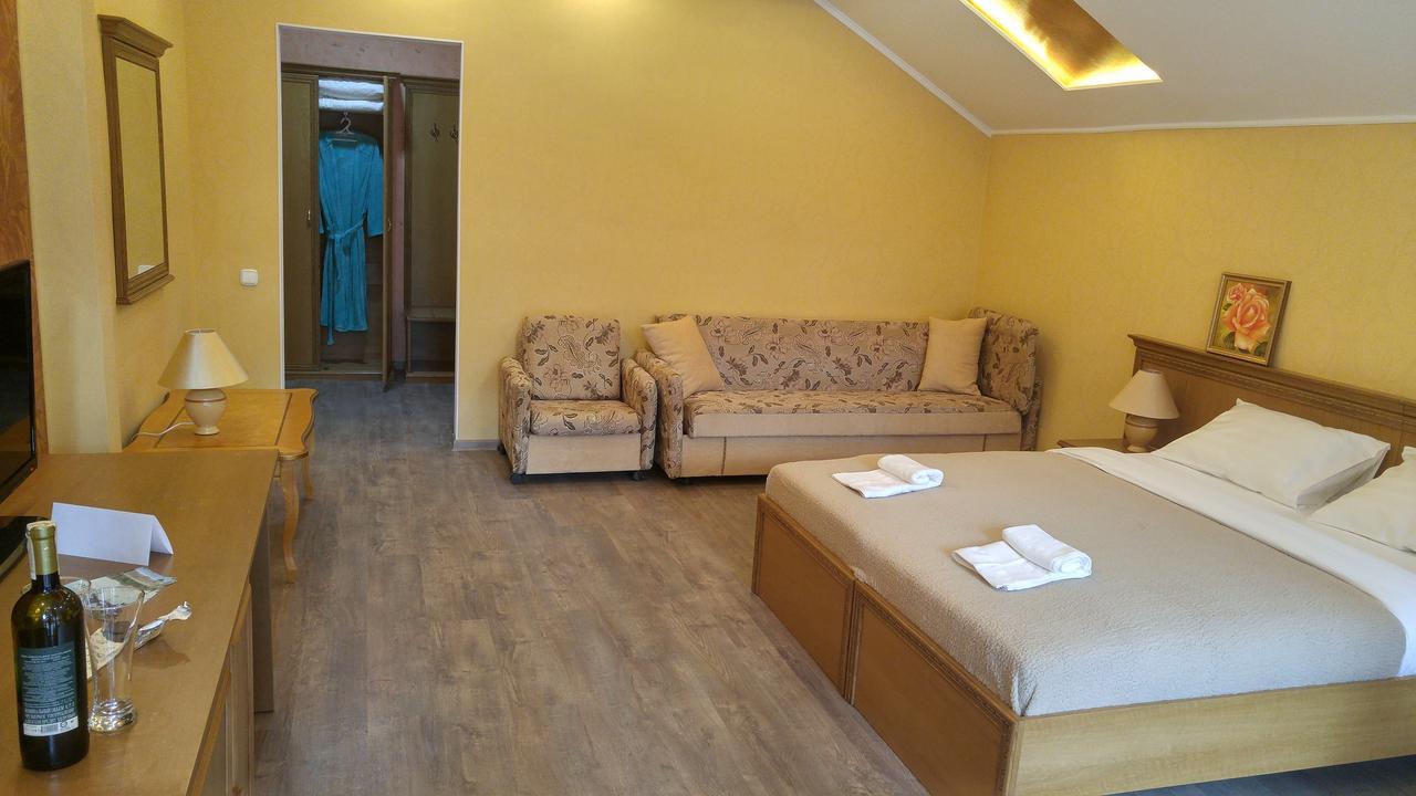 Белый Берег Загородный Отель Belyy Bereg Exterior foto